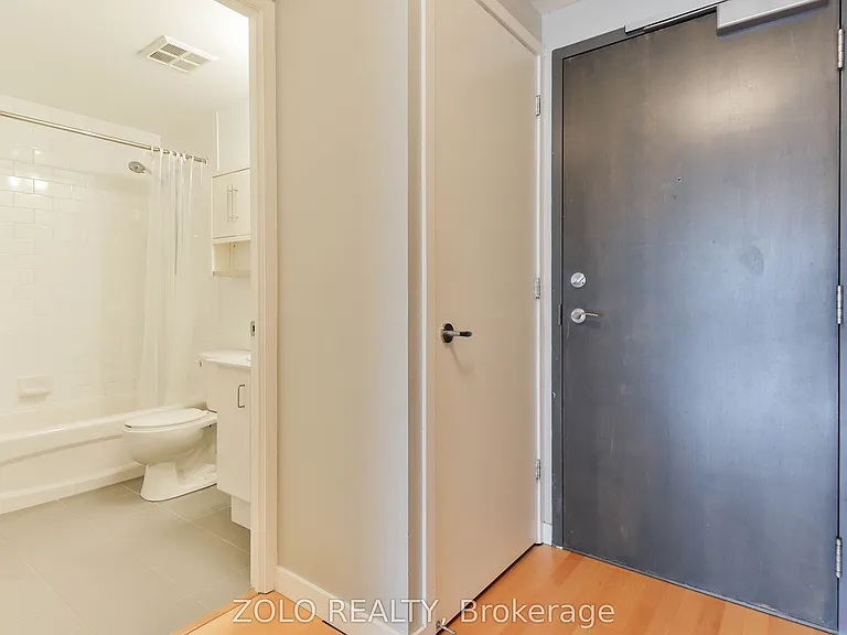 285 Mutual St #709 — Photo 6