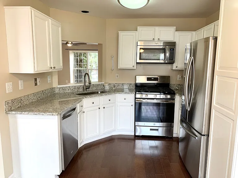 4 Putman Ct — Photo 17