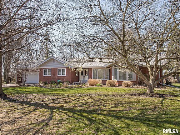 2nd image of 204 Circle Dr