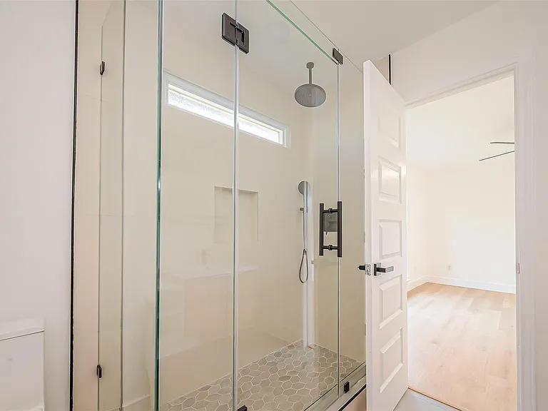 3010 Bandell Dr — Photo 29