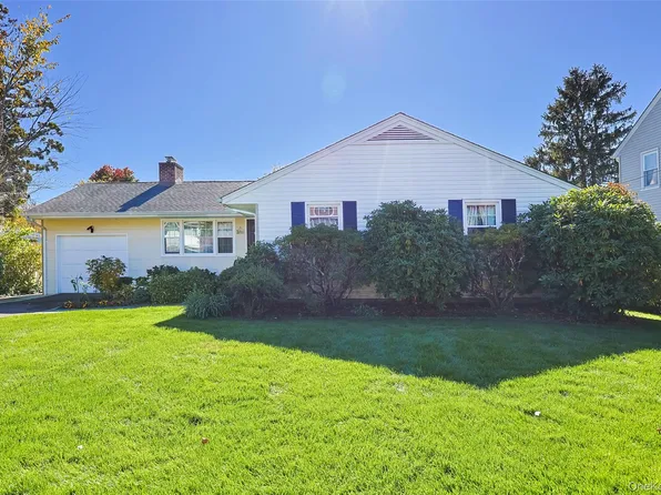 14 Cedar Street, Greenvale, NY 11548