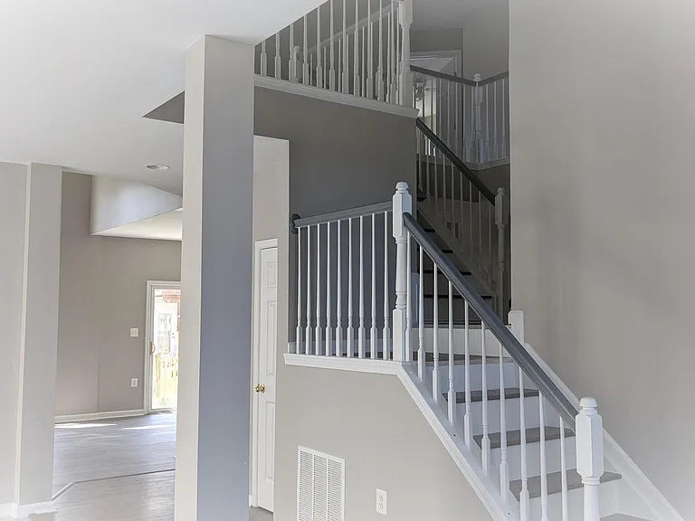 411 Hanrahan Ct SE — Photo 11