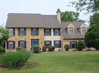 196 Twining Bridge Rd, Newtown, PA 18940