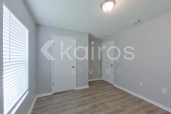 4204 E 5th St — Photo 12