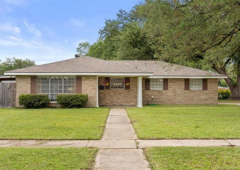 1st image of 1300 Jefferson Dr