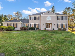 2 Roberts Rd, Newtown Square, PA 19073