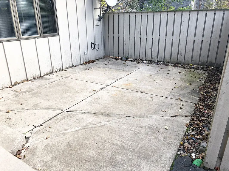 4PLEX-1911 Carol Dr — Photo 23