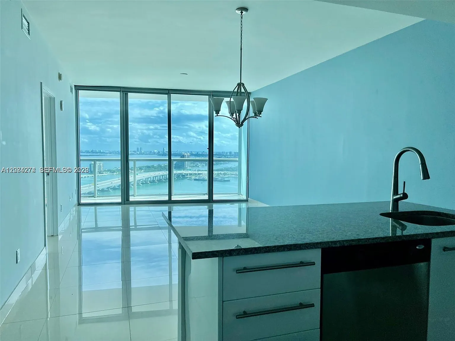 Marinablue Condo — Photo 4