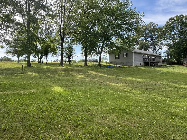 105 Larkins Dr — Photo 31
