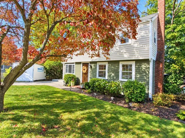 31 Governor Andrew Rd, Hingham, MA 02043