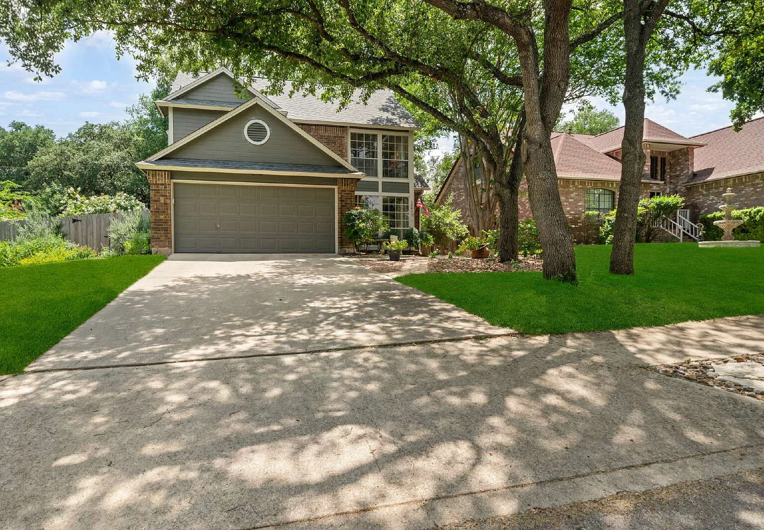 4 bed, 2.5 bath, 2522 sqft, $2,695 — Photo 2