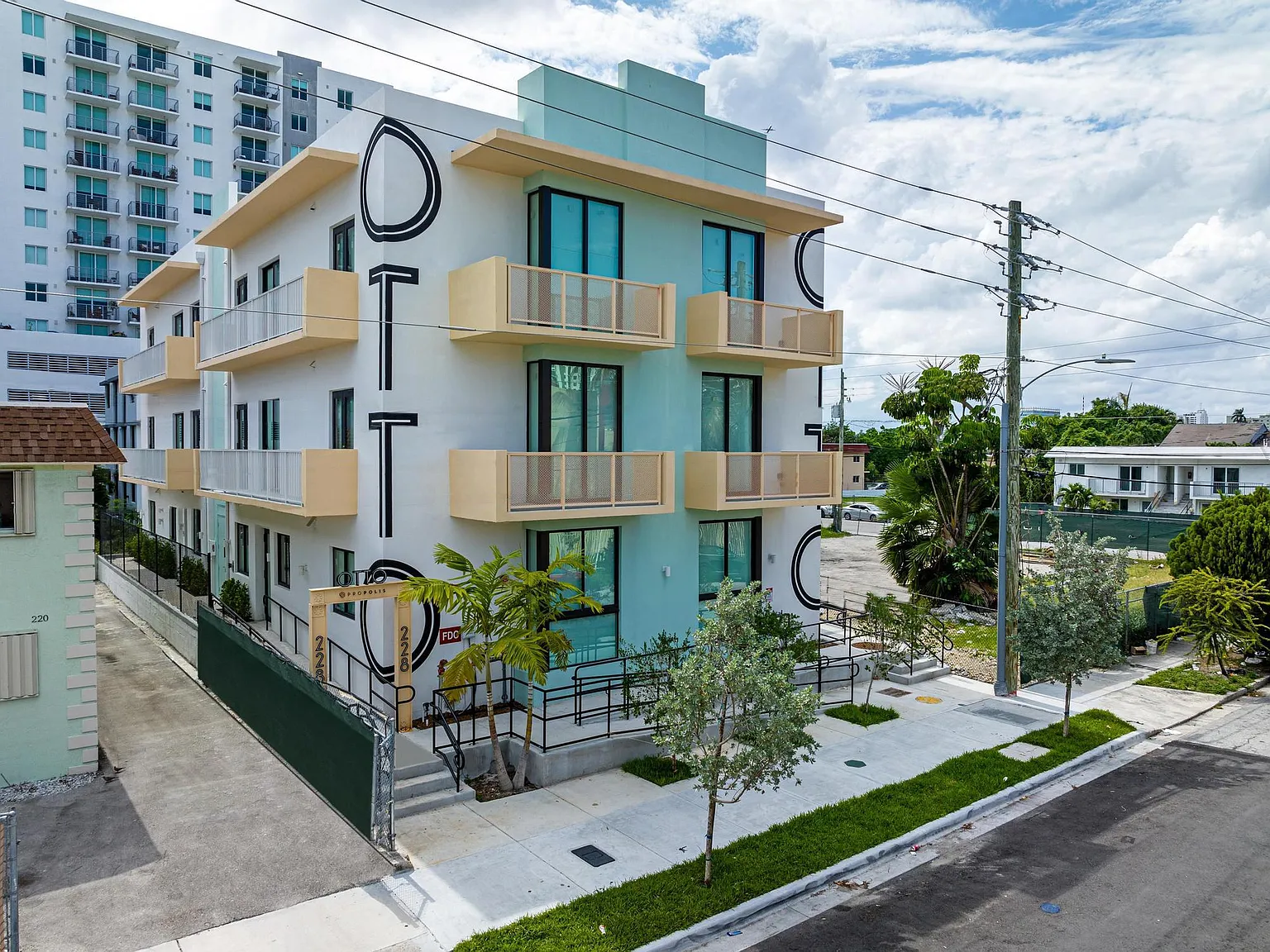 Otto Apartments — Photo 2