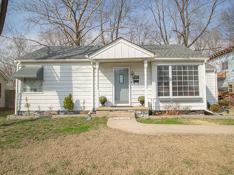 301 W Forest Ave — Photo 1
