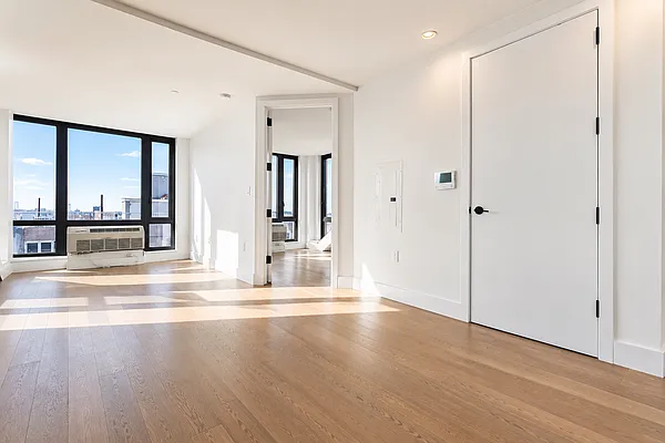 Living room, photo 2
