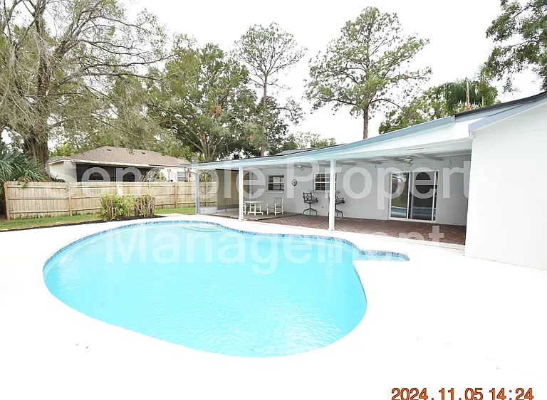 3827 Frostwood Ct — Photo 2