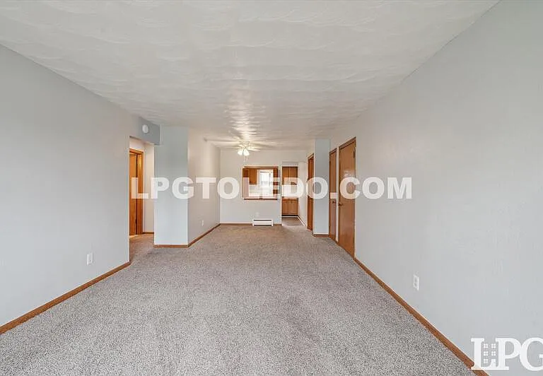 3310 Arlington Ave #8 — Photo 5