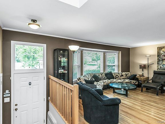 4th image of 9 Avondale Road