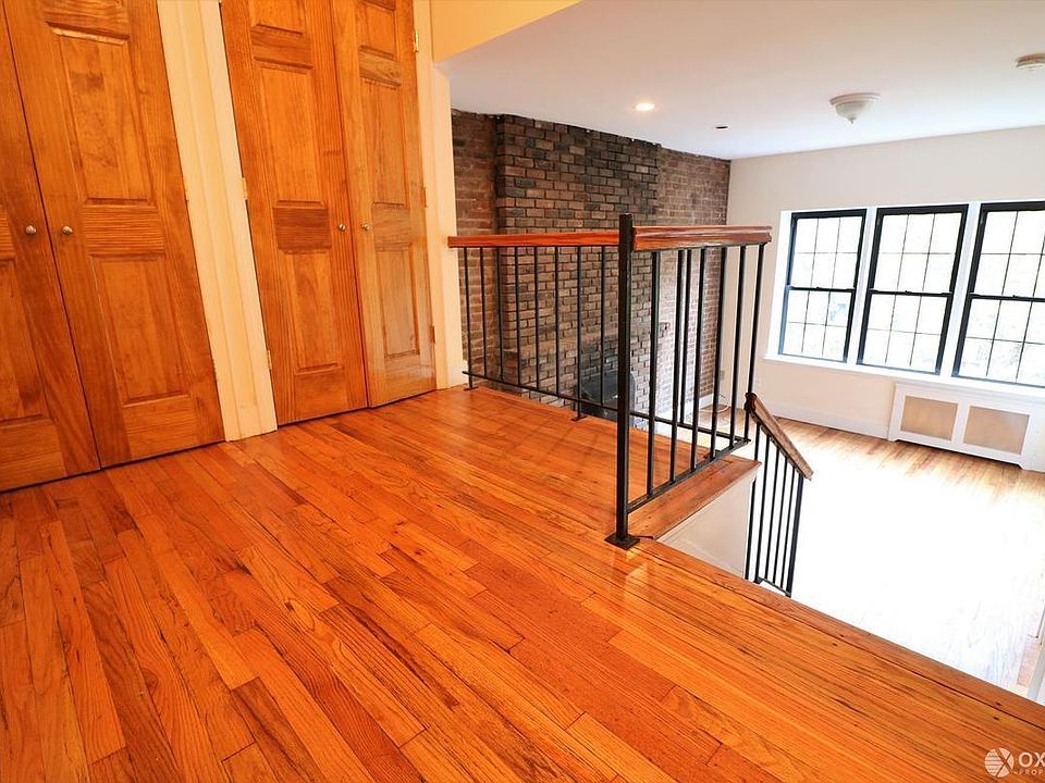 1st image of 160 W 76th St APT 3A