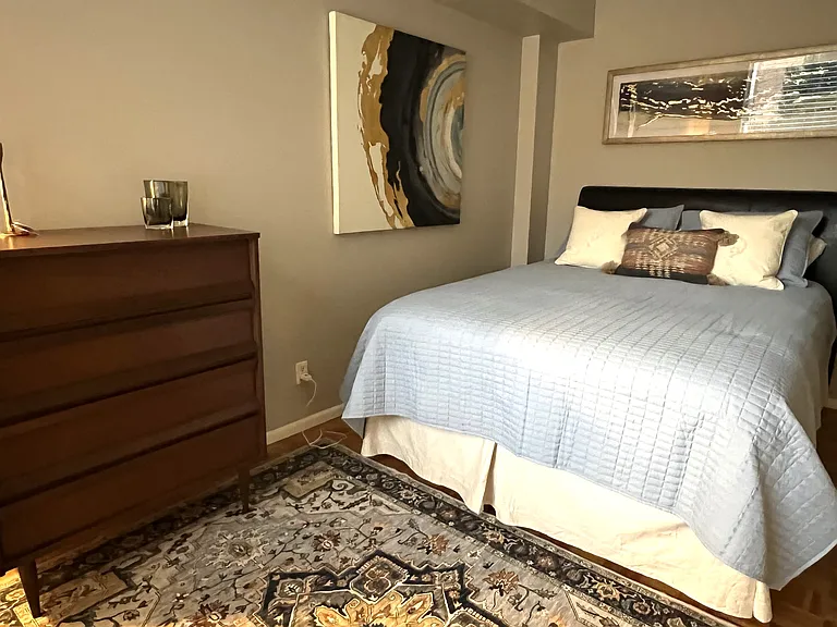 2nd bedroom