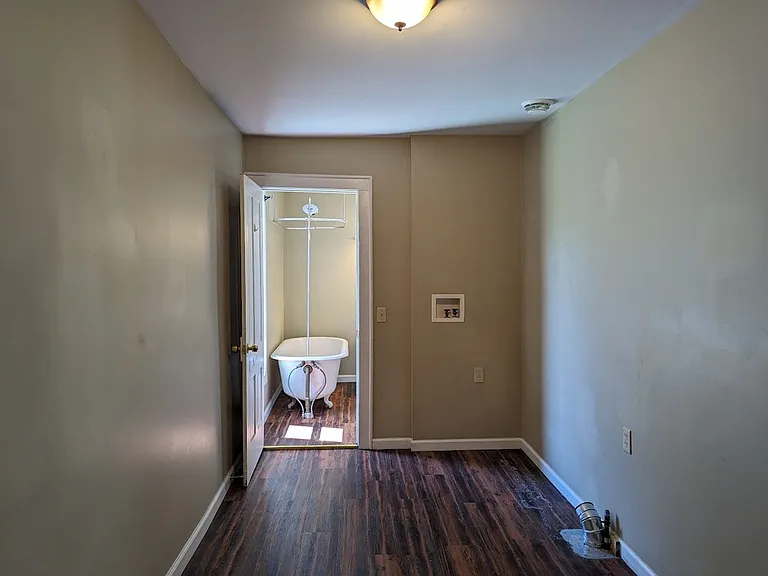 626 Washington St — Photo 15