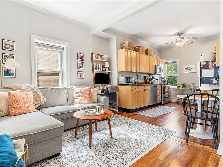 291 W 3rd St #3 — Photo 3