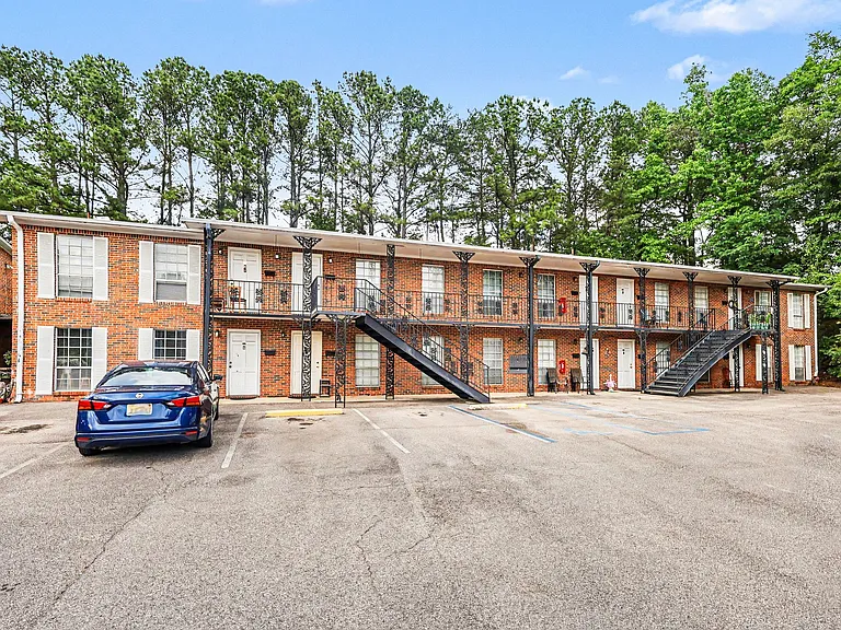 Green Valley Hoover Apartments — Photo 12
