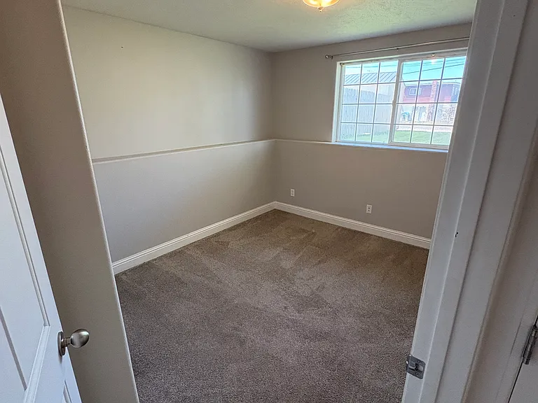 683 Wayne Ave — Photo 8