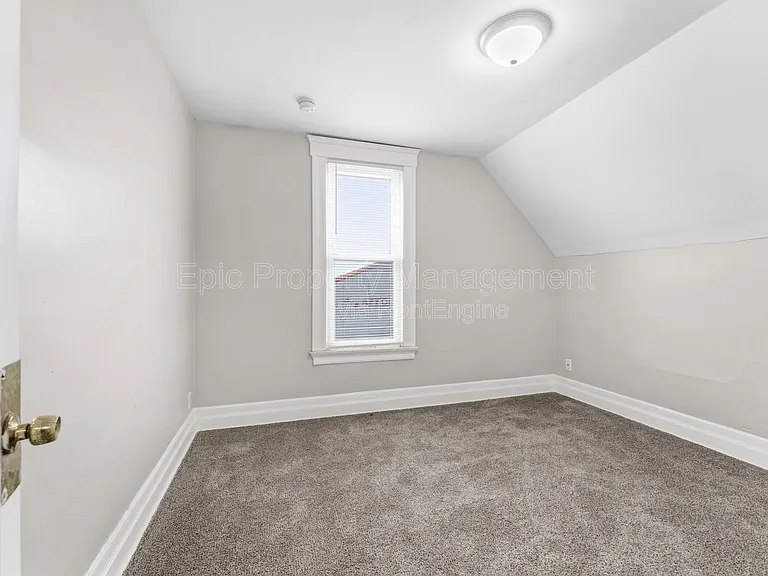 332 Goddard St — Photo 7
