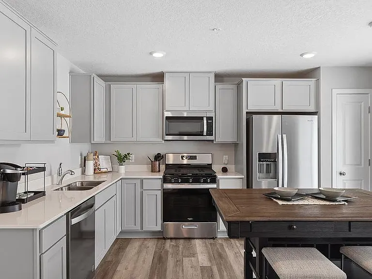 1270 Ashbury Dr — Photo 10