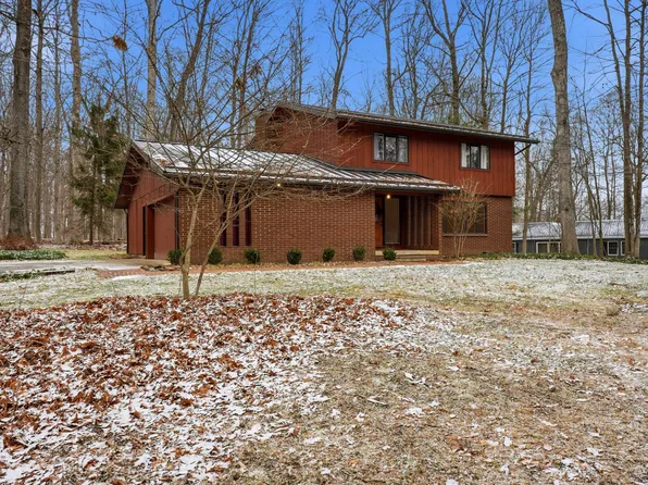 213 E Woodside Dr, Gambier, OH 43022