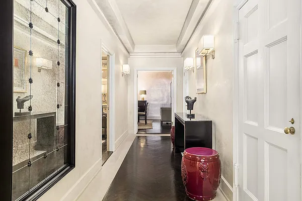 Sold by Sotheby's International Realty | media 9