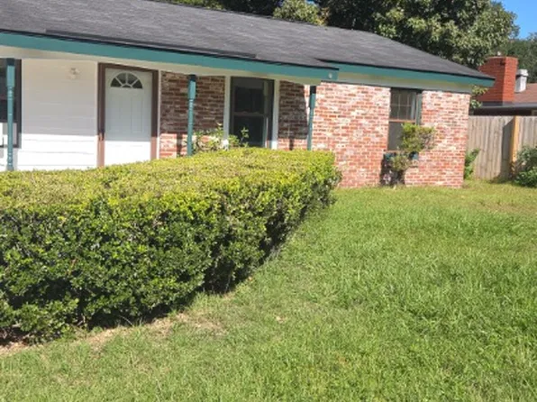 205 Olmstead Pl, Garden City, GA 31408
