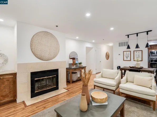 1352 Las Juntas Way APT A, Walnut Creek, CA 94597
