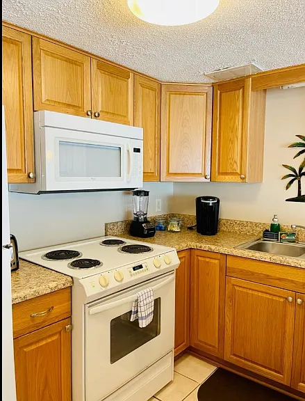 1000B Deer Creek Rd #C — Photo 5