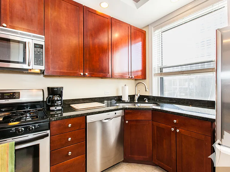4332 N Dayton St #3 — Photo 5