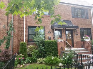 730 157th St, Beechhurst, NY 11357