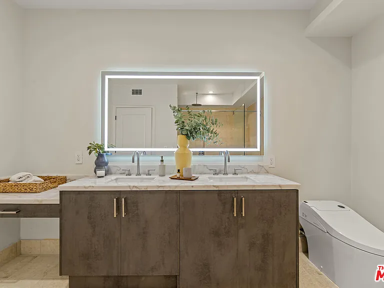 1825 Pandora Ave #Penthouse 402 — Photo 18