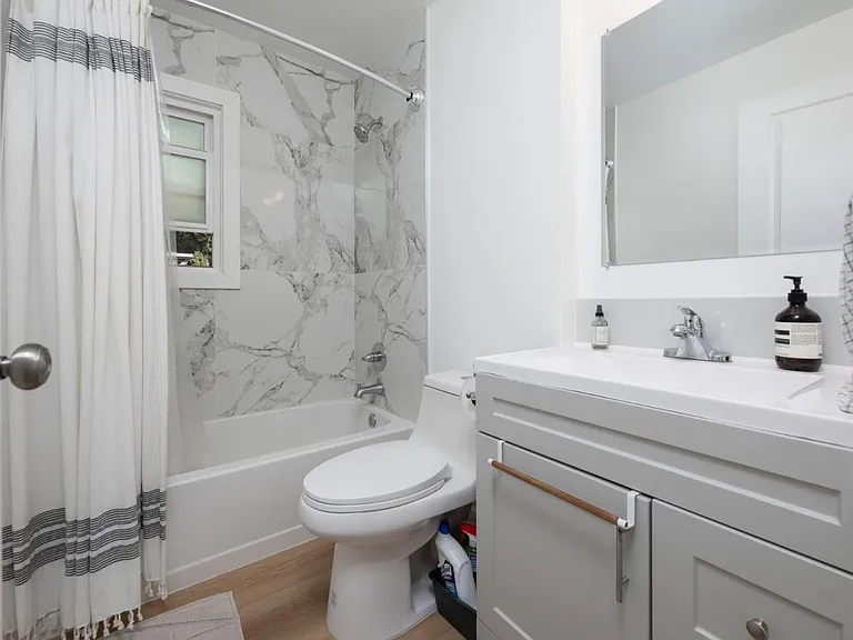 1500 Jasmine St — Photo 8
