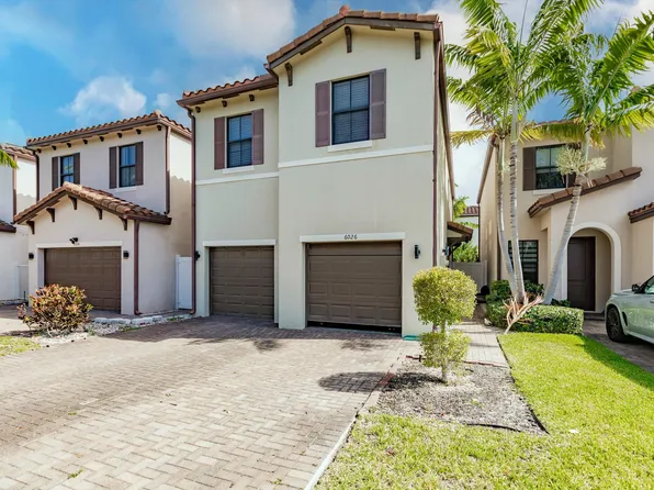 6026 Pine Tree Way #6026, Riviera Beach, FL 33410