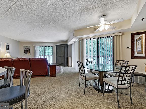 3rd image of 1704 N Park Dr APT 309