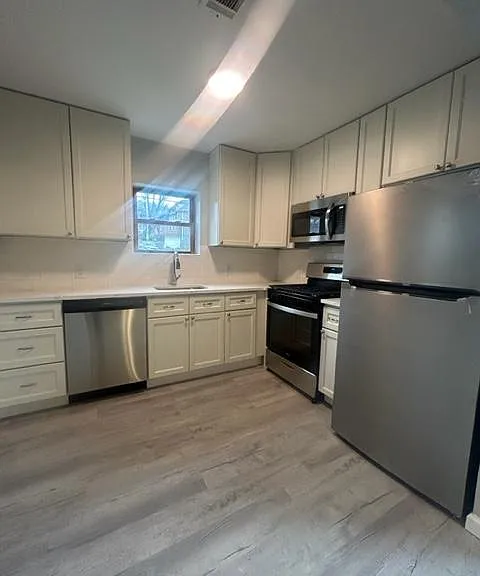 2219 Woodstock Ave #1 — Photo 3