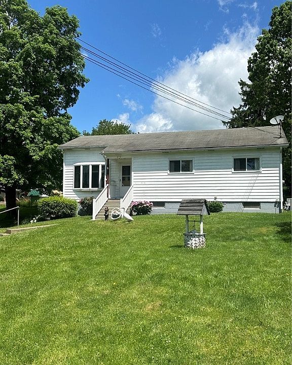 1st image of 210 Maple Ave