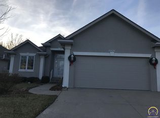 2421 SW Kings Ct, Topeka, KS 66614