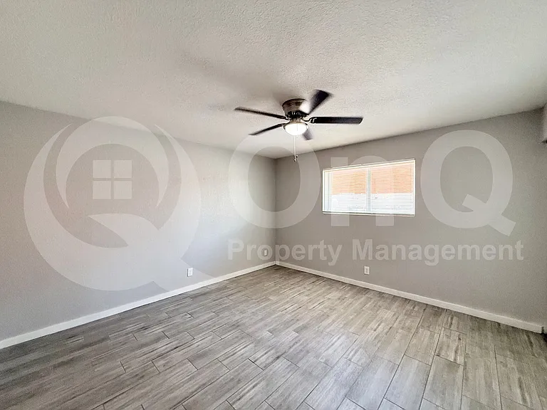 1718 W Auburn St — Photo 11