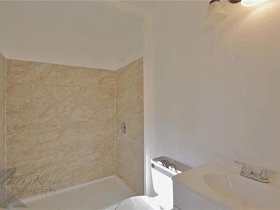 4th image of 1718 Glenhaven Dr