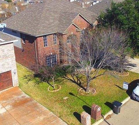 2nd image of 4712 Maple Hill Dr