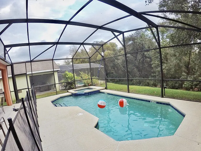 Royal Ridge Dr — Photo 26