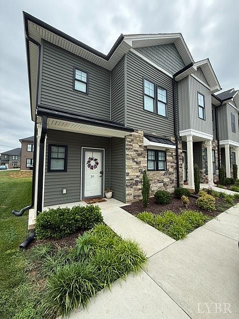 1st image of 10 Cuddington Ln