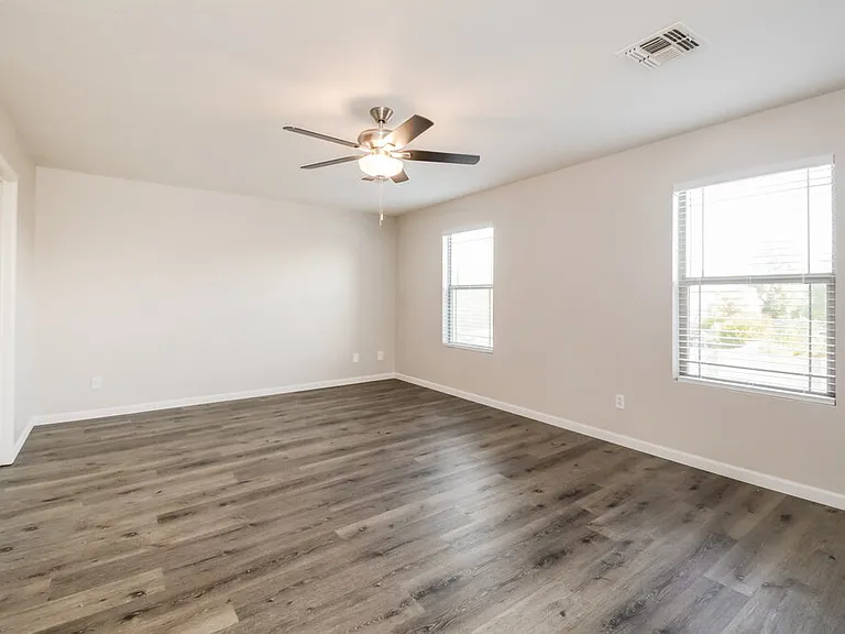 3202 S Justin Dr — Photo 8