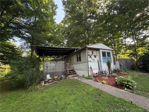 1195 N Shawn Drive, Pekin, IN 47165